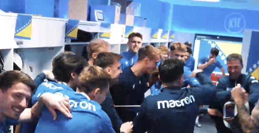 Zastave BiH usred Njemačke: Zmaj zanijemio kada je ušao u svlačionicu, Nijemci mu priredili spektakl