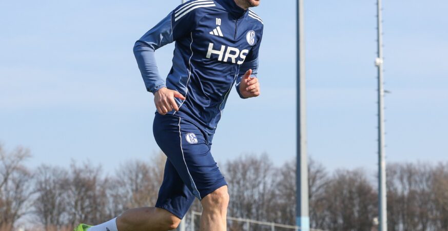 Edin Džeko na treningu Schalkea
