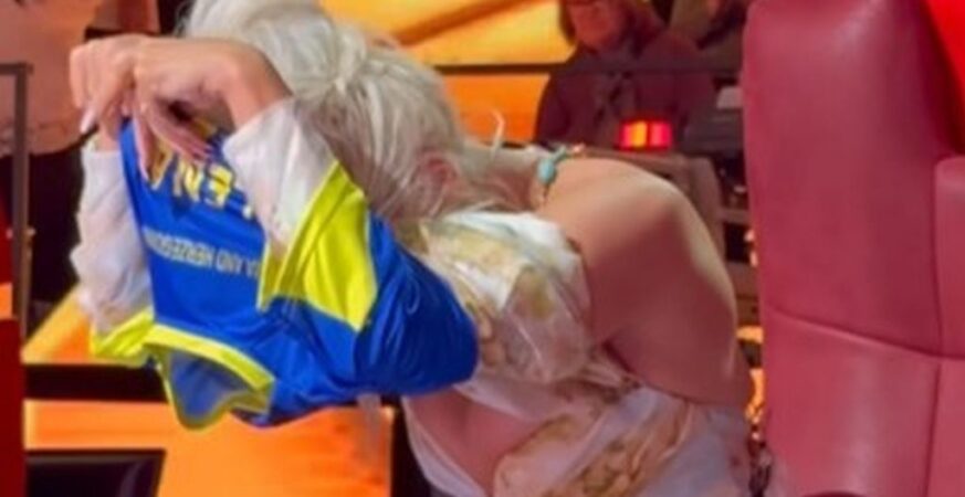 Jelena Karleuša pokušala obući dres Zmajeva, pa doživjela fijasko
