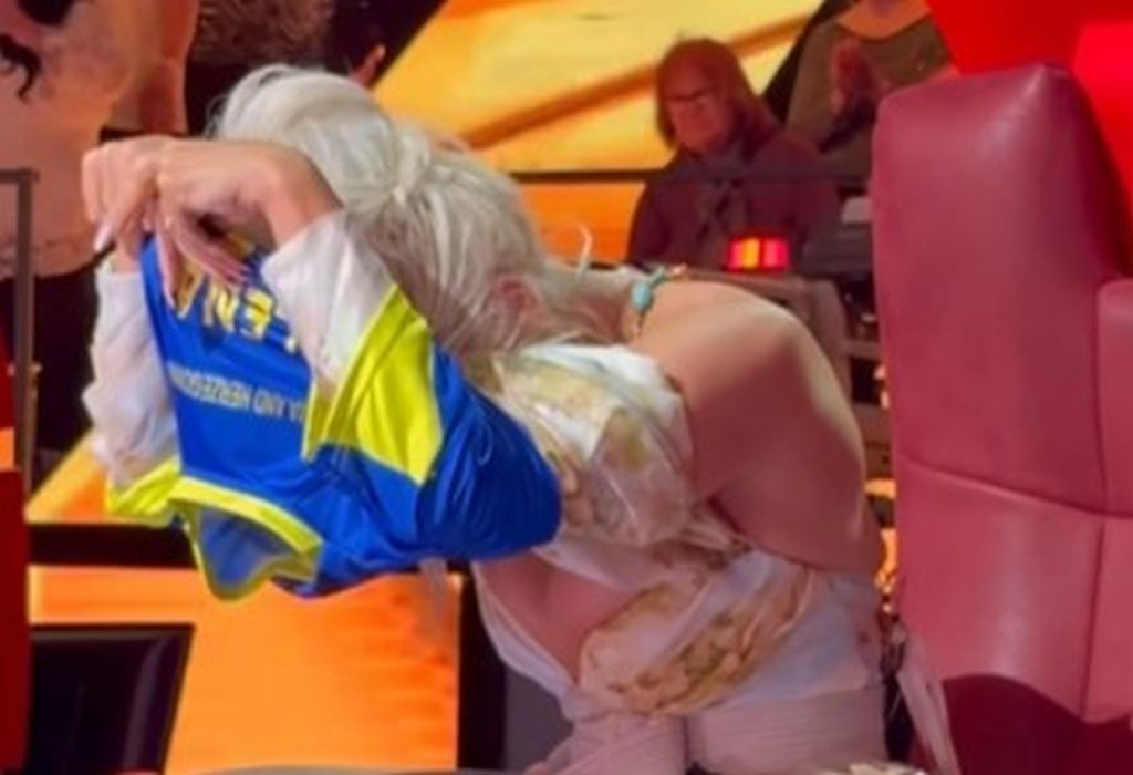 Jelena Karleuša pokušala obući dres Zmajeva, pa doživjela fijasko