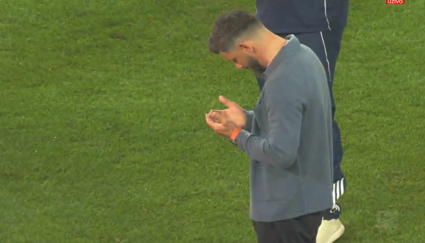 Cijeli stadion slavi povratak u Bundesligu, a pogledajte šta je za to vrijeme uradio Miron Muslić