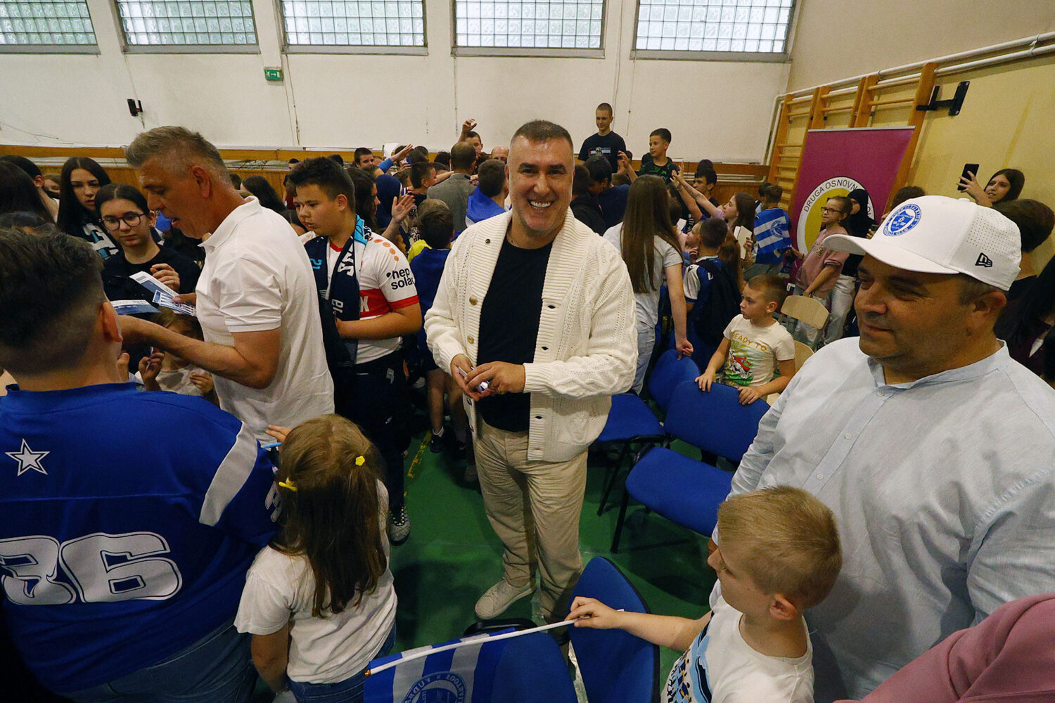 Zemljotres na Grbavici: Odlaze Milošević i Mirvić!