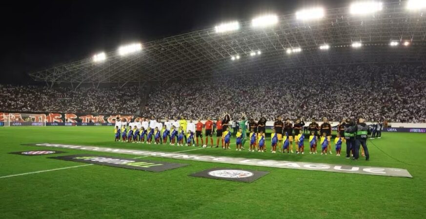 Hajduk žestoko kažnjen zbog incidenata protiv Ajaxa, UEFA zatvara Poljud